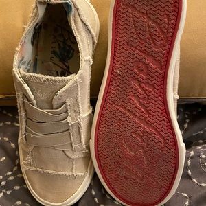 Neutral slip on tennis shoe by Blowfish